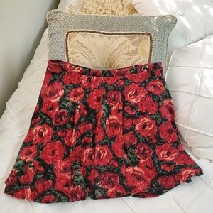 2 for 20* Like new red rose skirt